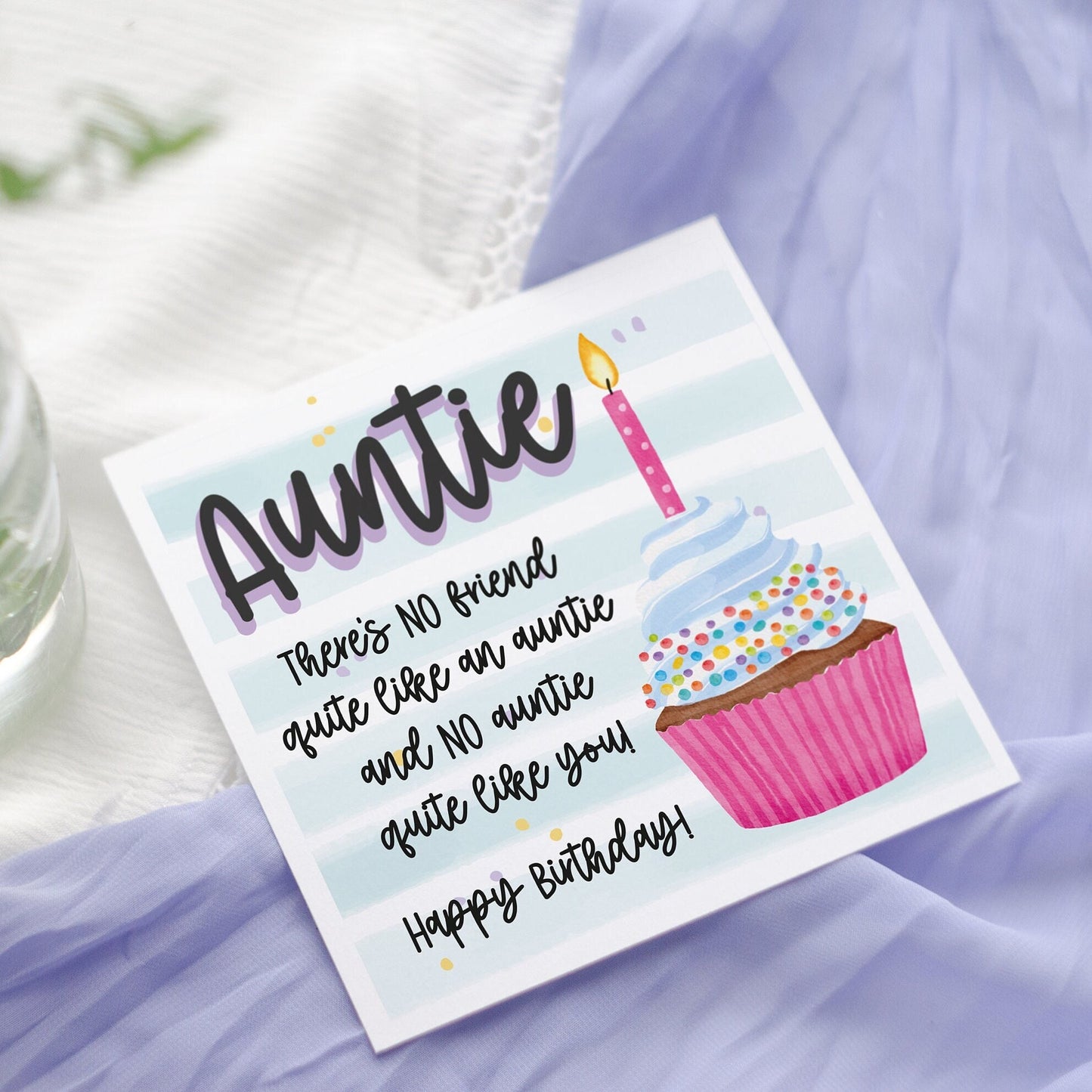 Auntie Birthday Card: Cupcake Design, Special Aunt poem